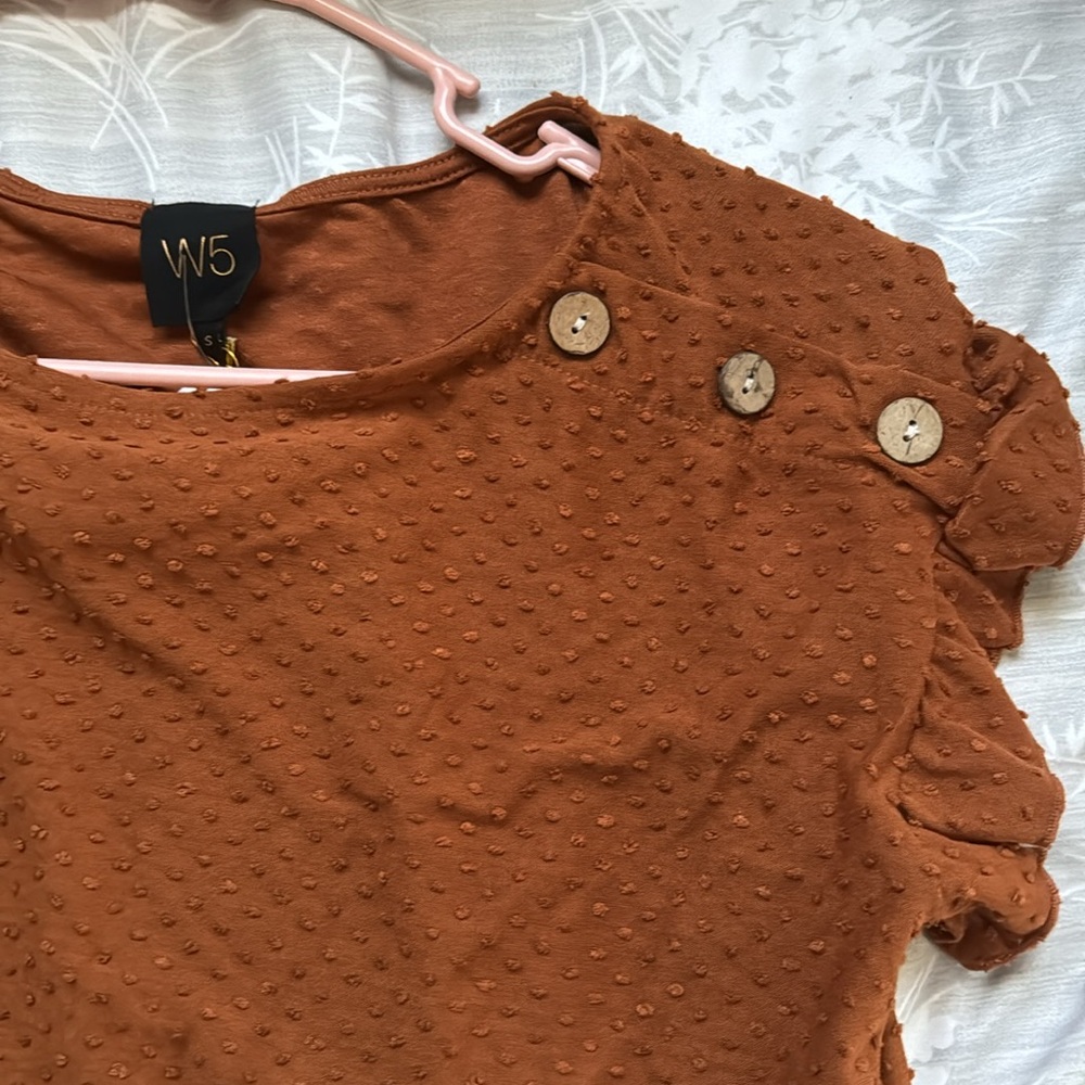 Size small rust colored blouse - Picture 2 of 3